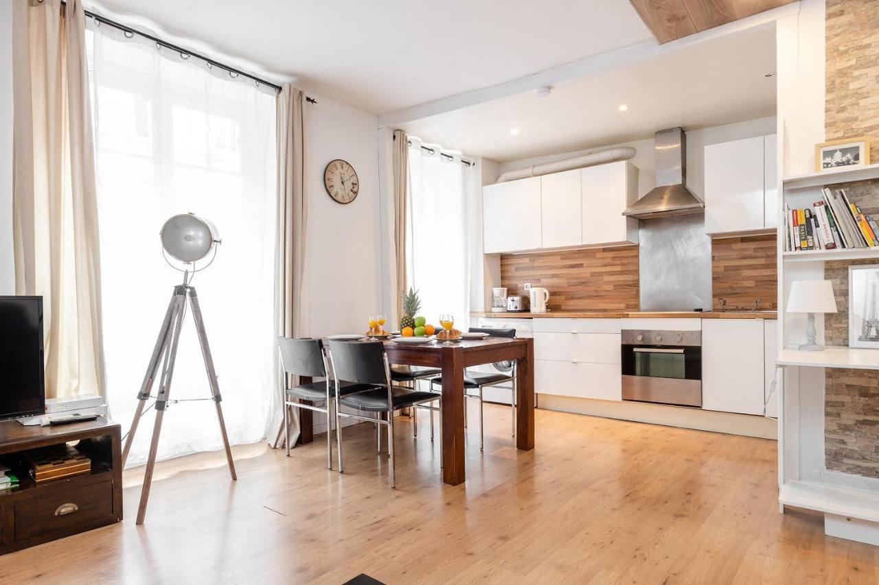 Rue Cler - Eiffel Tower City Apartment Париж Екстериор снимка