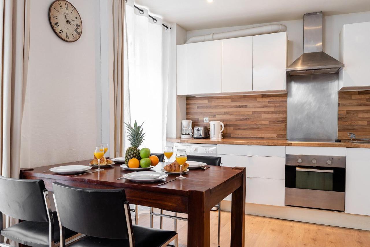 Rue Cler - Eiffel Tower City Apartment Париж Екстериор снимка
